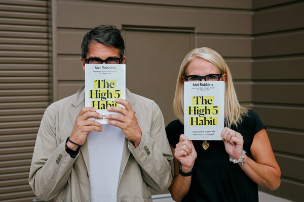 How to Take Part in Mel Robbins's High Five Challenge