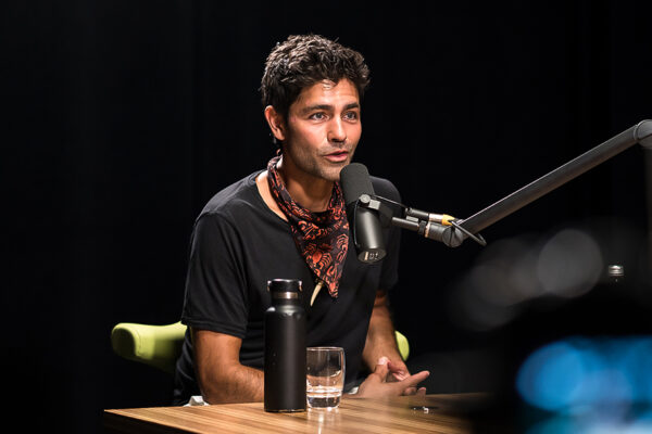 Adrian Grenier_Ep639____Carausel_910x607-7