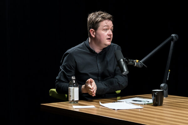 Johann Hari_Ep661____Carausel_910x607-7