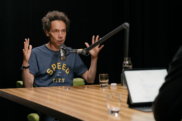 Malcolm Gladwell_Ep692____Carausel_910x607-6