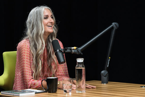 Julie Piatt_Ep710____Carausel_910x607-8