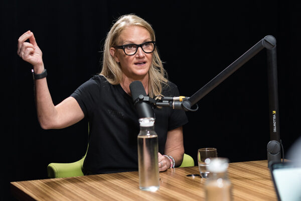 Mel Robbins_Ep723____Carausel_910x607-6