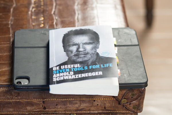 Arnold Schwarzenegger_Ep784____Carausel_910x607-10